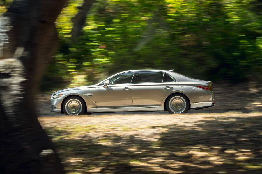  Genesis G90 2019 года  (NA) (фото 2 из 48)